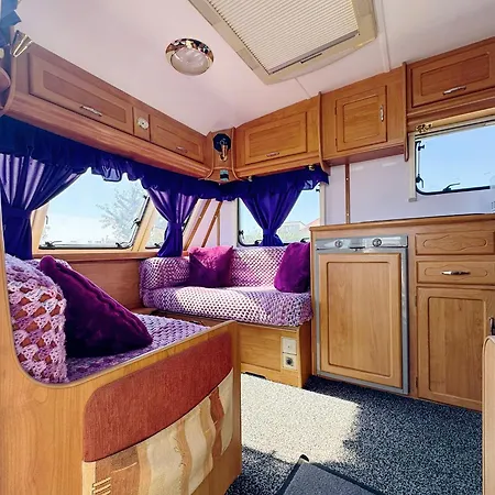 Relax By The Sea Camping *